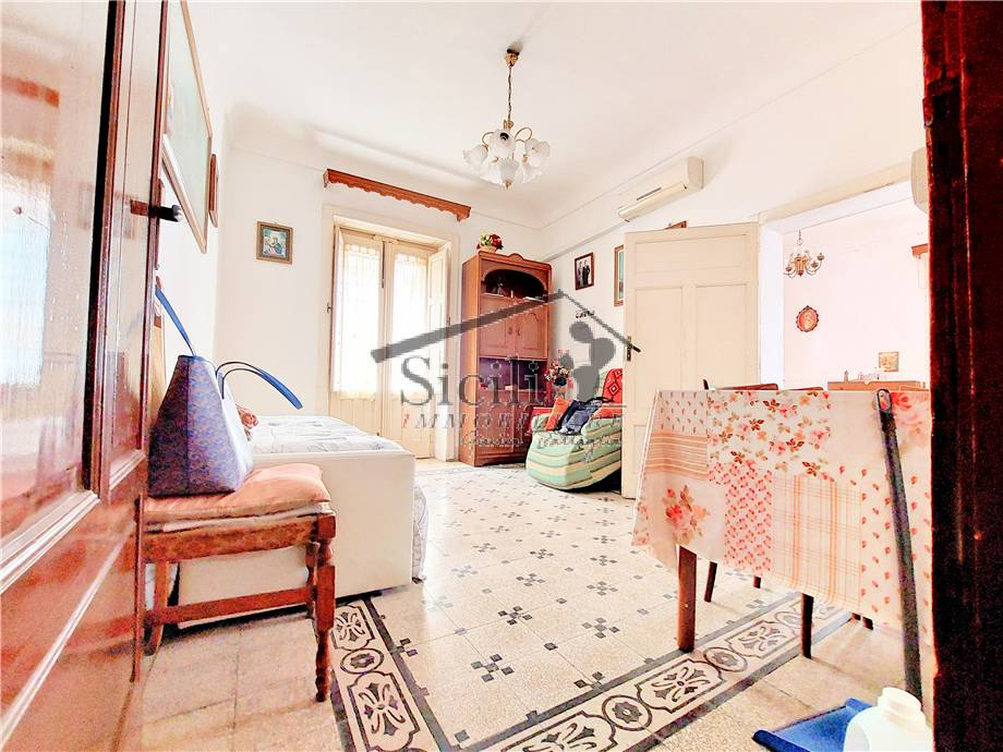 casa indipendente in vendita a Scicli