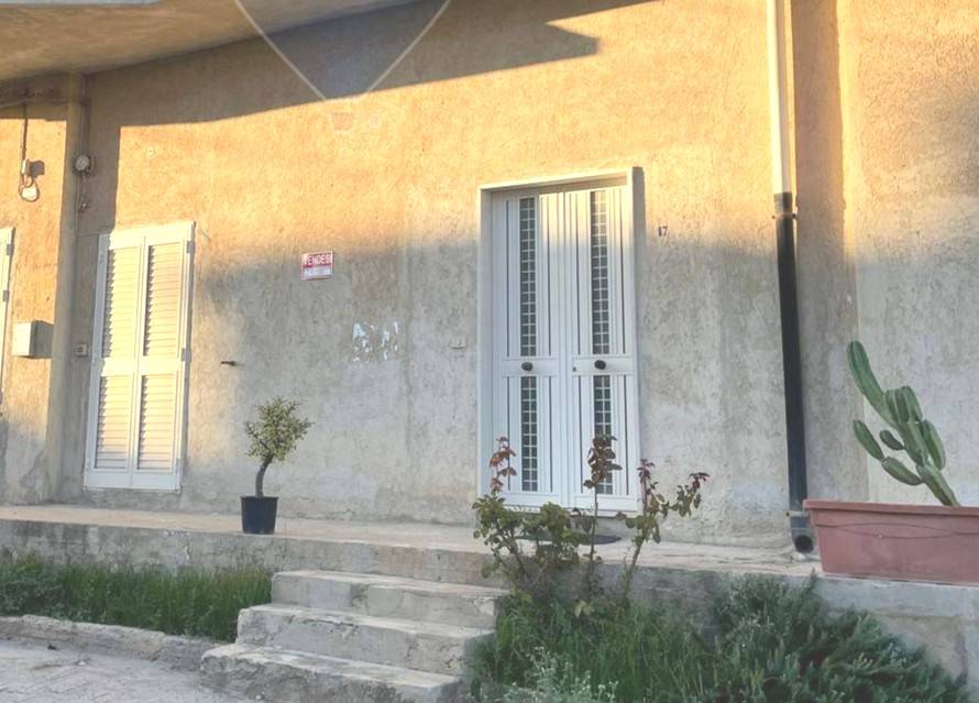 casa indipendente in vendita a Scicli in zona Donnalucata