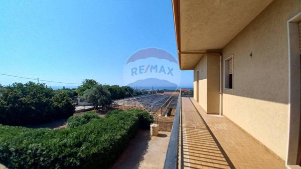 casa indipendente in vendita a Scicli in zona Cava d'Aliga