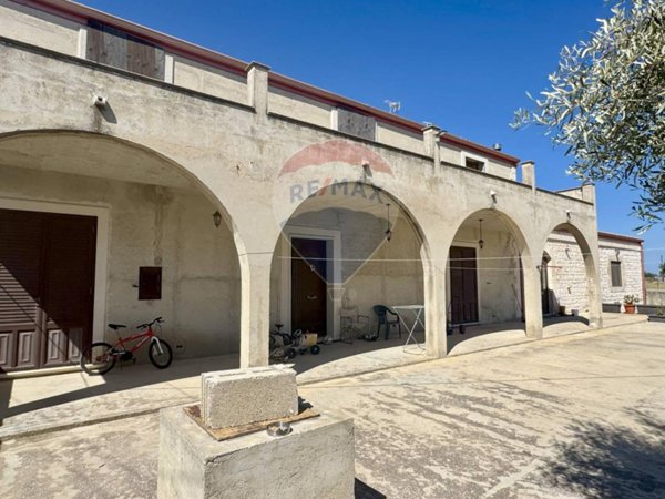 casa indipendente in vendita a Scicli
