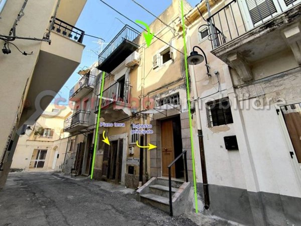casa indipendente in vendita a Scicli