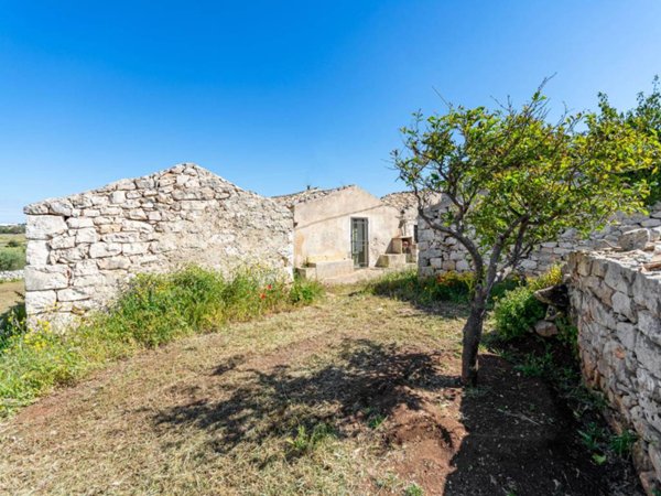 casa indipendente in vendita a Scicli in zona Sampieri