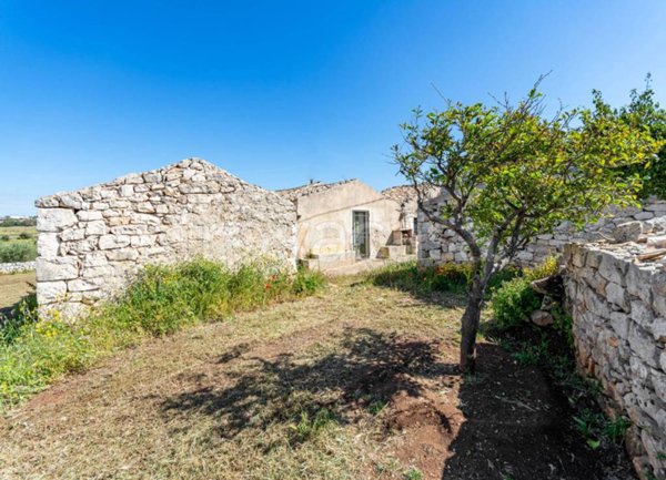 casa indipendente in vendita a Scicli in zona Sampieri