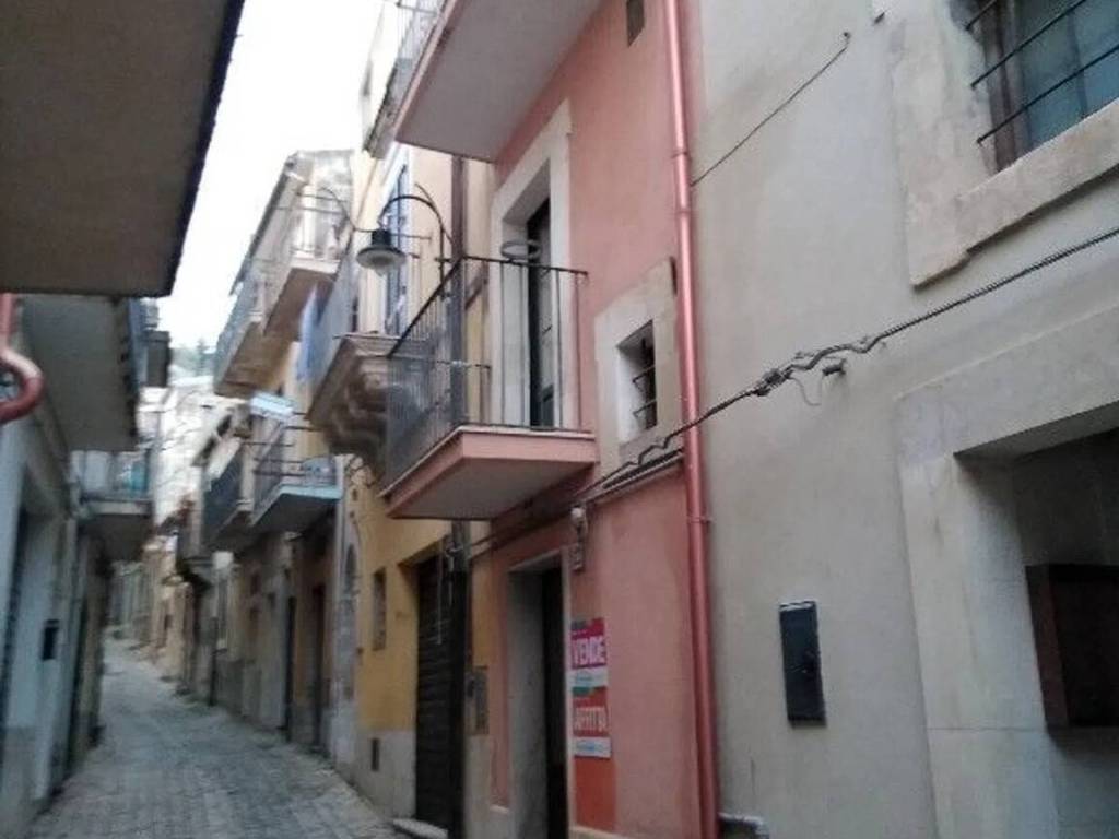 casa indipendente in vendita a Scicli