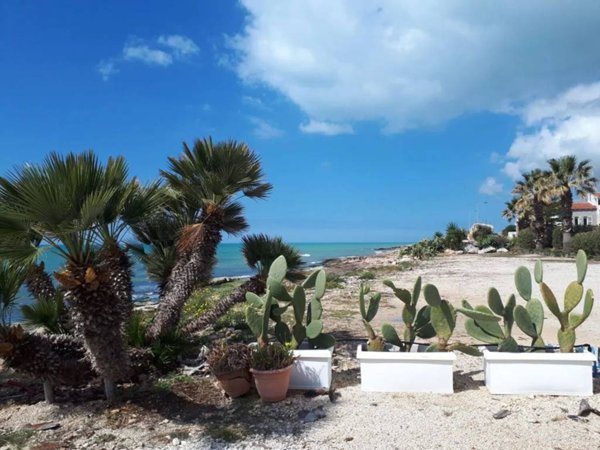 casa indipendente in vendita a Scicli