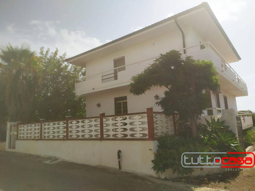casa indipendente in vendita a Scicli