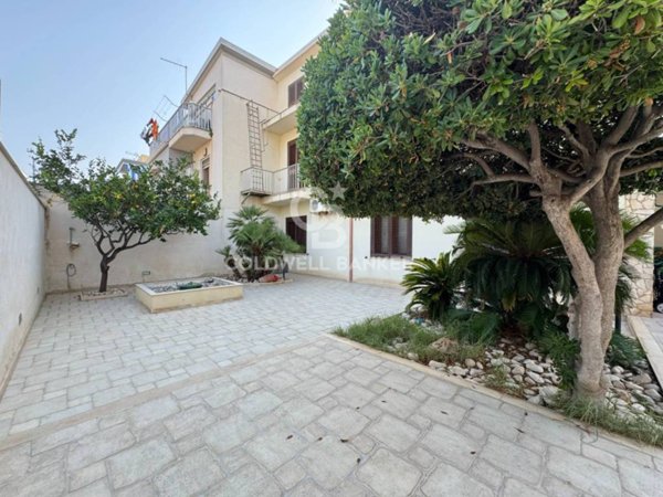 casa indipendente in vendita a Scicli in zona Donnalucata