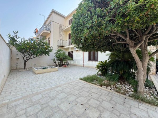casa indipendente in vendita a Scicli in zona Donnalucata