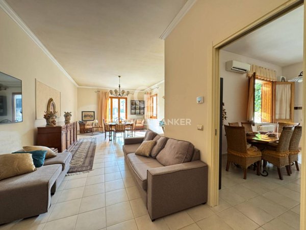 casa indipendente in vendita a Scicli in zona Donnalucata