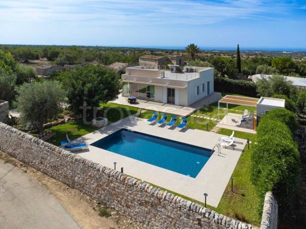 casa indipendente in vendita a Scicli