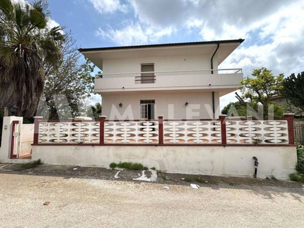 casa indipendente in vendita a Scicli in zona Donnalucata