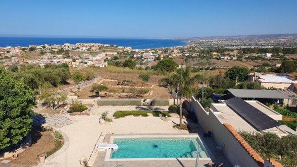 casa indipendente in vendita a Scicli in zona Cava d'Aliga