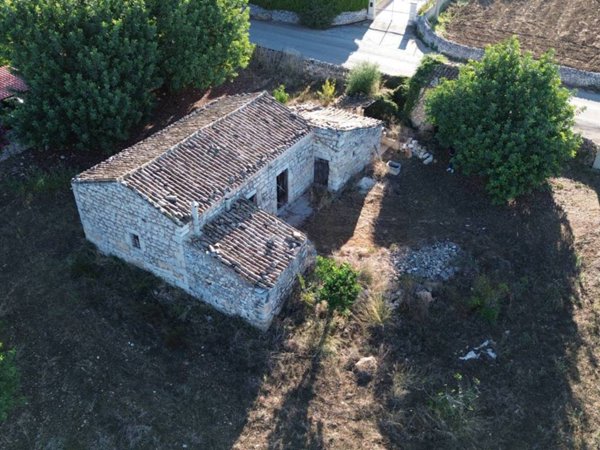casa indipendente in vendita a Scicli
