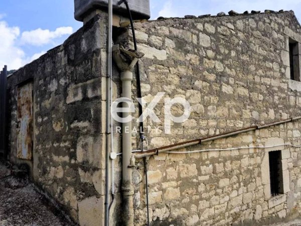 casa indipendente in vendita a Scicli