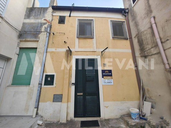 casa indipendente in vendita a Scicli