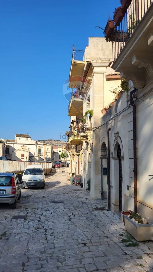 casa indipendente in vendita a Scicli