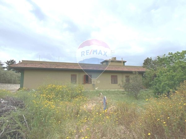 casa indipendente in vendita a Scicli