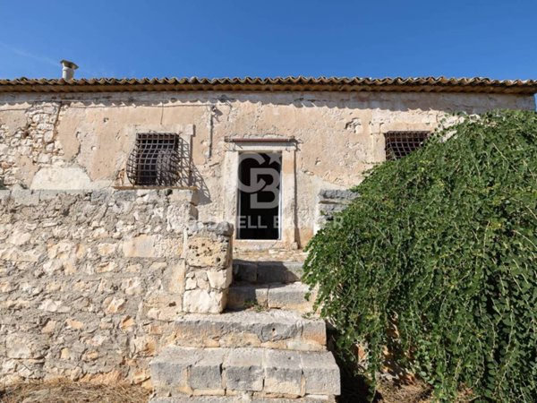 casa indipendente in vendita a Scicli