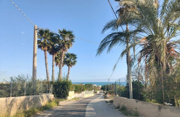 negozio in vendita a Scicli in zona Donnalucata