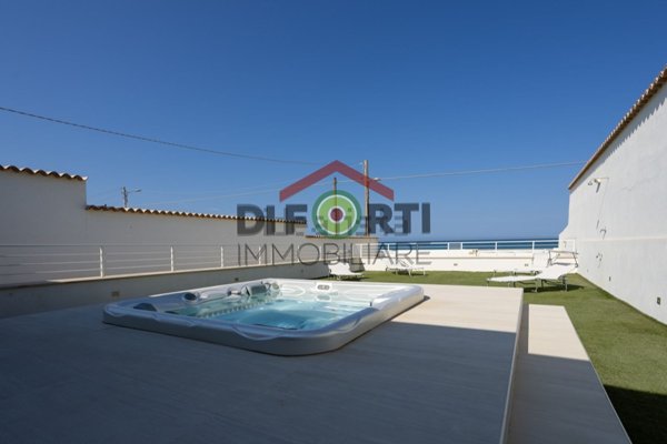 casa indipendente in vendita a Scicli