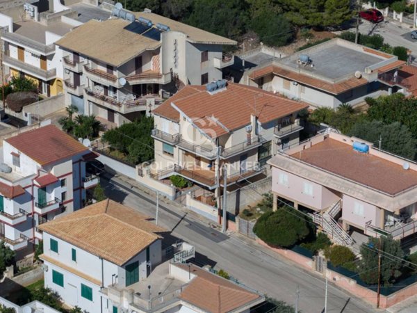 casa indipendente in vendita a Scicli in zona Sampieri