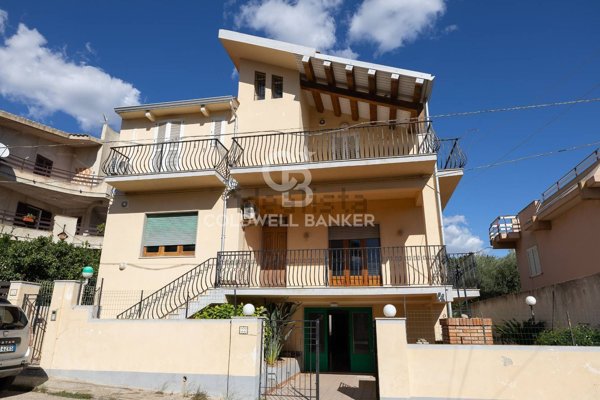 casa indipendente in vendita a Scicli in zona Sampieri