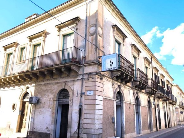 intera palazzina in vendita a Scicli