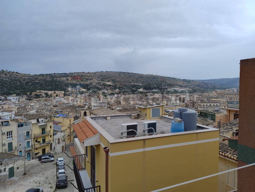 casa indipendente in vendita a Scicli