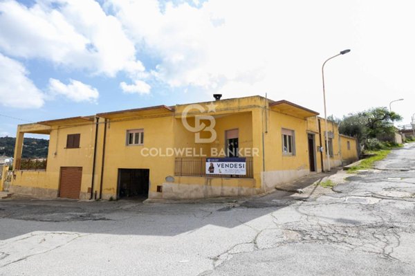 casa indipendente in vendita a Scicli