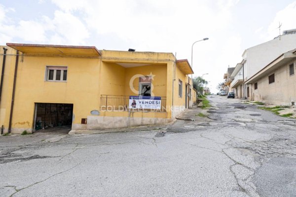 casa indipendente in vendita a Scicli