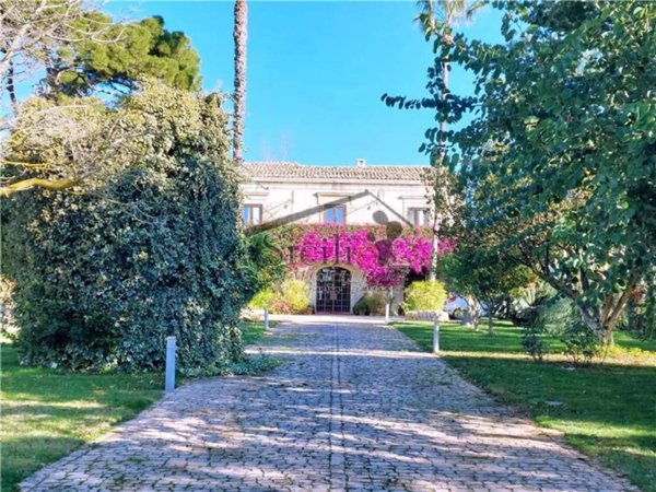 casa indipendente in vendita a Scicli in zona Sampieri