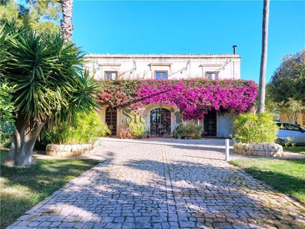 casa indipendente in vendita a Scicli in zona Sampieri