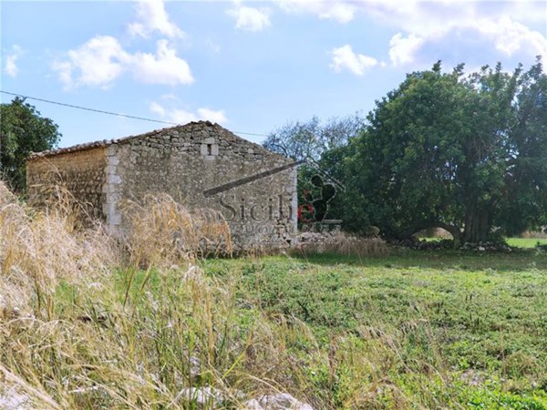 casa indipendente in vendita a Scicli