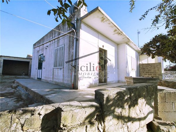 casa indipendente in vendita a Scicli