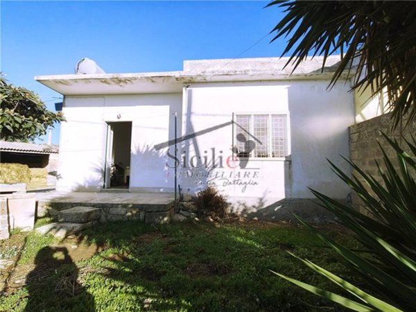 casa indipendente in vendita a Scicli
