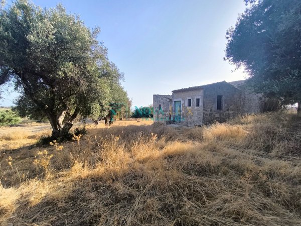 casa indipendente in vendita a Scicli