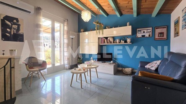 casa indipendente in vendita a Scicli