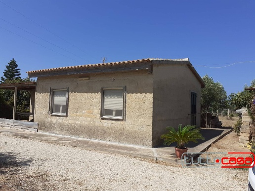 casa indipendente in vendita a Scicli