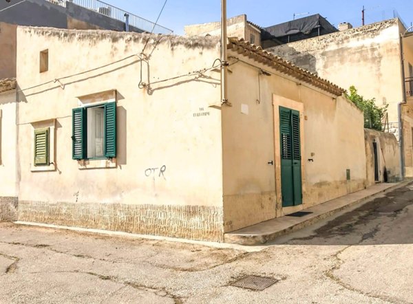 casa indipendente in vendita a Scicli in zona Donnalucata