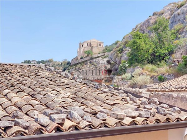 casa indipendente in vendita a Scicli
