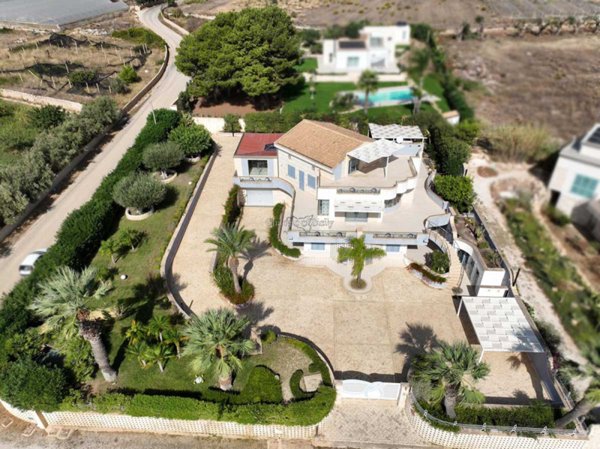 casa indipendente in vendita a Scicli in zona Donnalucata