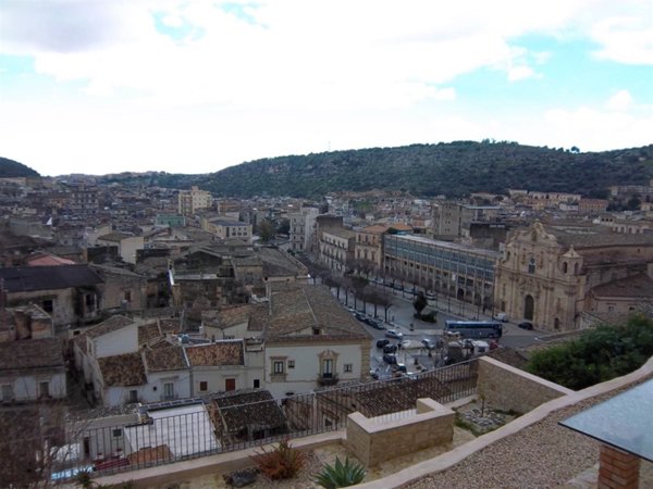 casa indipendente in vendita a Scicli