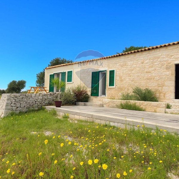 casa indipendente in vendita a Scicli in zona Sampieri