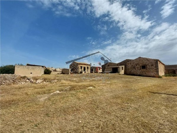 negozio in vendita a Scicli in zona Cava d'Aliga