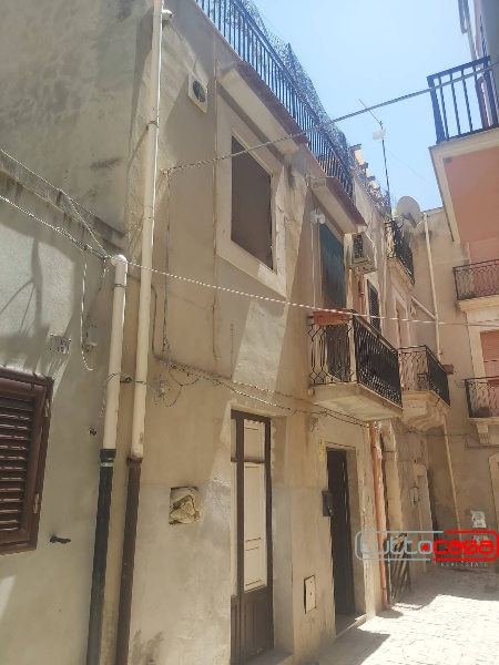 casa indipendente in vendita a Scicli