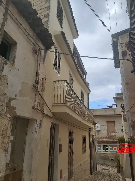 casa indipendente in vendita a Scicli