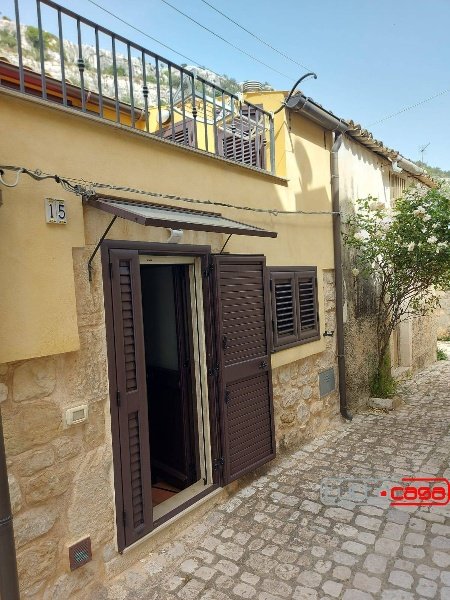 casa indipendente in vendita a Scicli