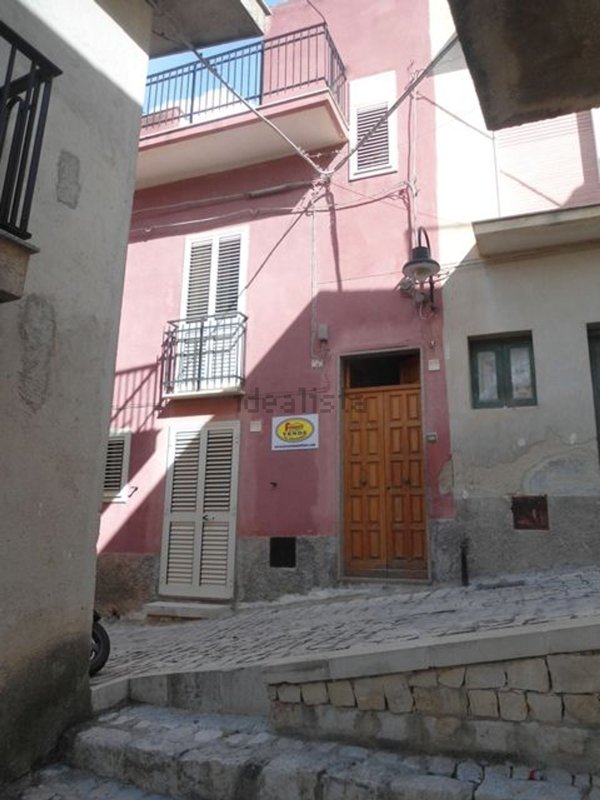 casa indipendente in vendita a Scicli