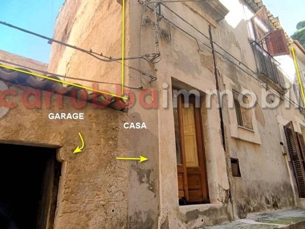 casa indipendente in vendita a Scicli
