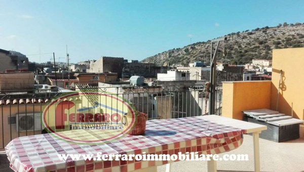 casa indipendente in vendita a Scicli